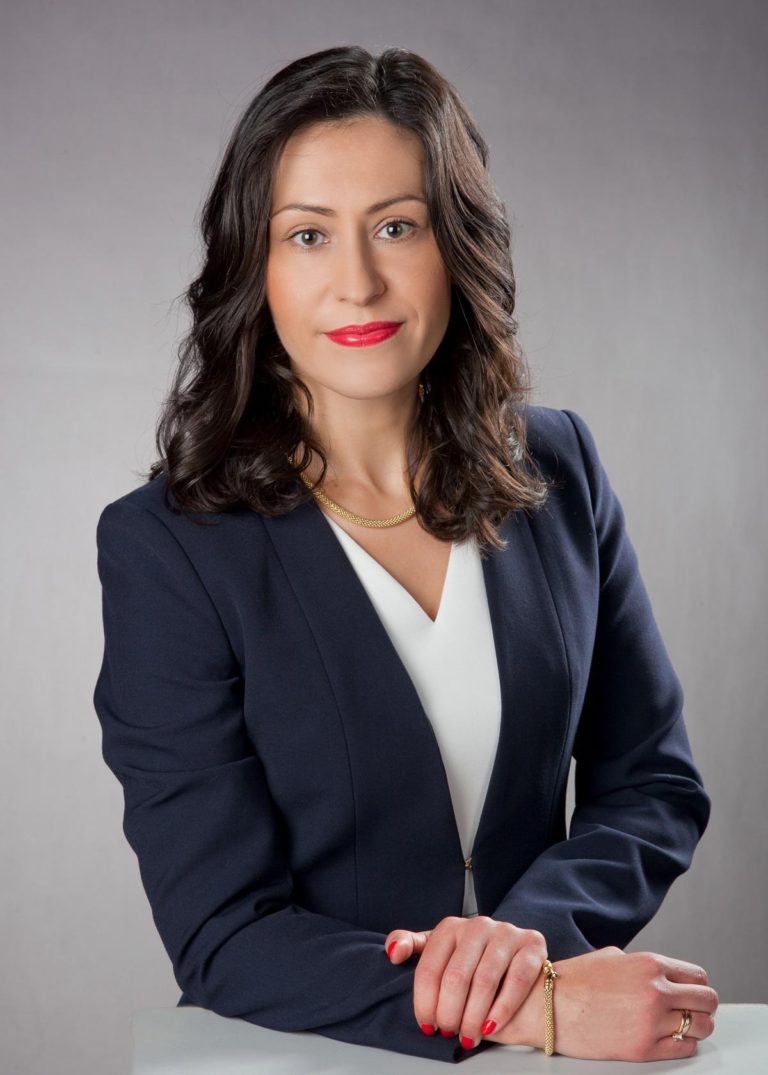 adw. dr Kinga Karsten